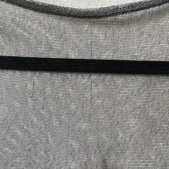 Bundle of 2 Mesh Shirts - Picture 4 of 6